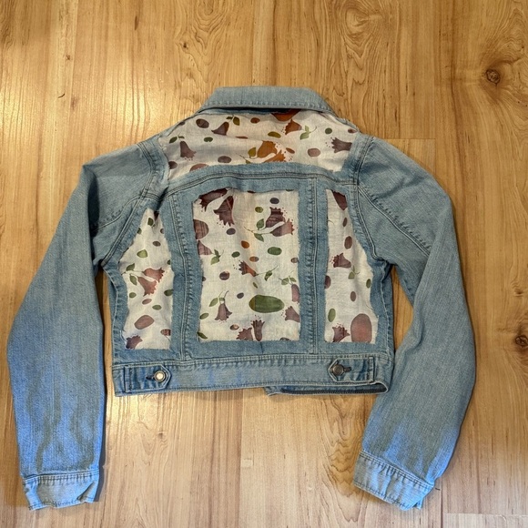 Jean jacket with lace cut outs, Upcycled size M - Picture 1 of 1